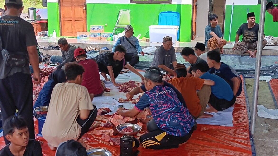 Pesantren Darul Irsyad Hidupkan Nilai Pengorbanan dan Kebersamaan di Hari Raya Qurban