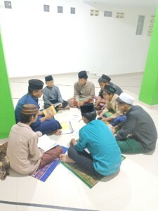 Halaqoh Mengaji Ba’da Subuh