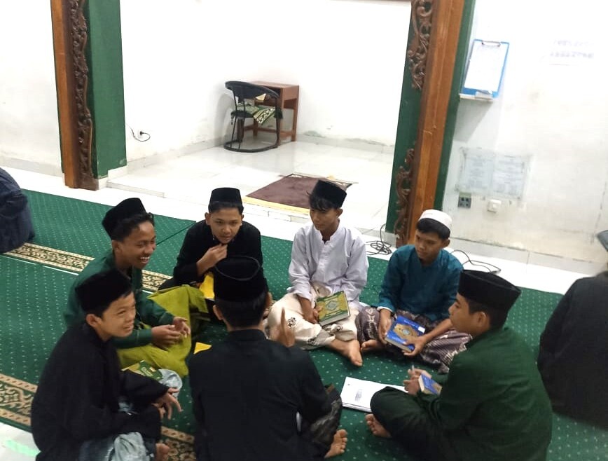 Berita Kegiatan: Halaqoh Mengaji Ba’da Subuh di Pesantren Darul Irsyad