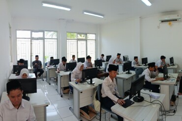 Siswa Kelas 9 MTs Darul Irsyad Fokus Hadapi Ujian Madrasah Tahun Ajaran 2025/2026
