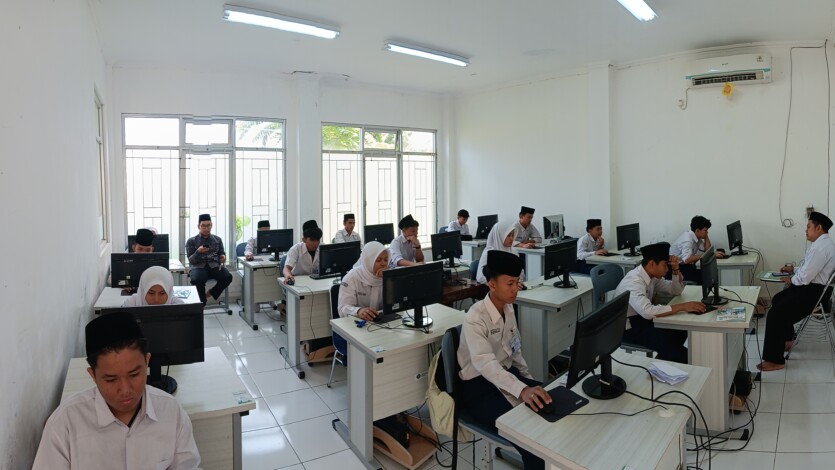 Siswa Kelas 9 MTs Darul Irsyad Fokus Hadapi Ujian Madrasah Tahun Ajaran 2025/2026