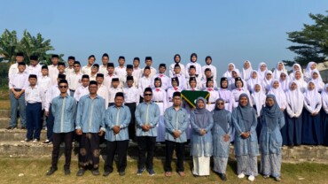 Pesantren Darul Irsyad Semarakkan HUT RI ke-81 dengan Upacara dan Beragam Lomba Kemerdekaan